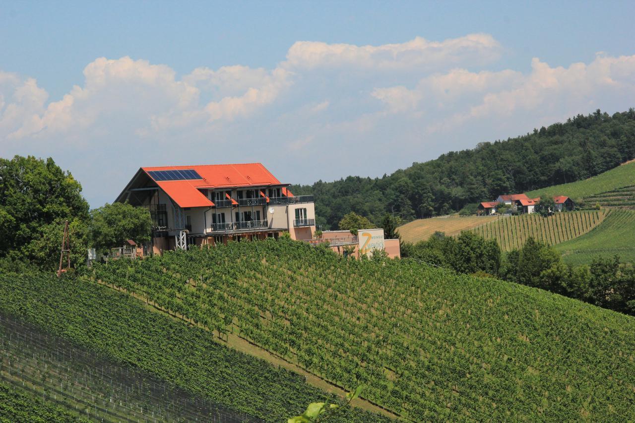 Zweytick Gaestezimmer Weingut Ratsch an der Weinstrasse Exterior photo