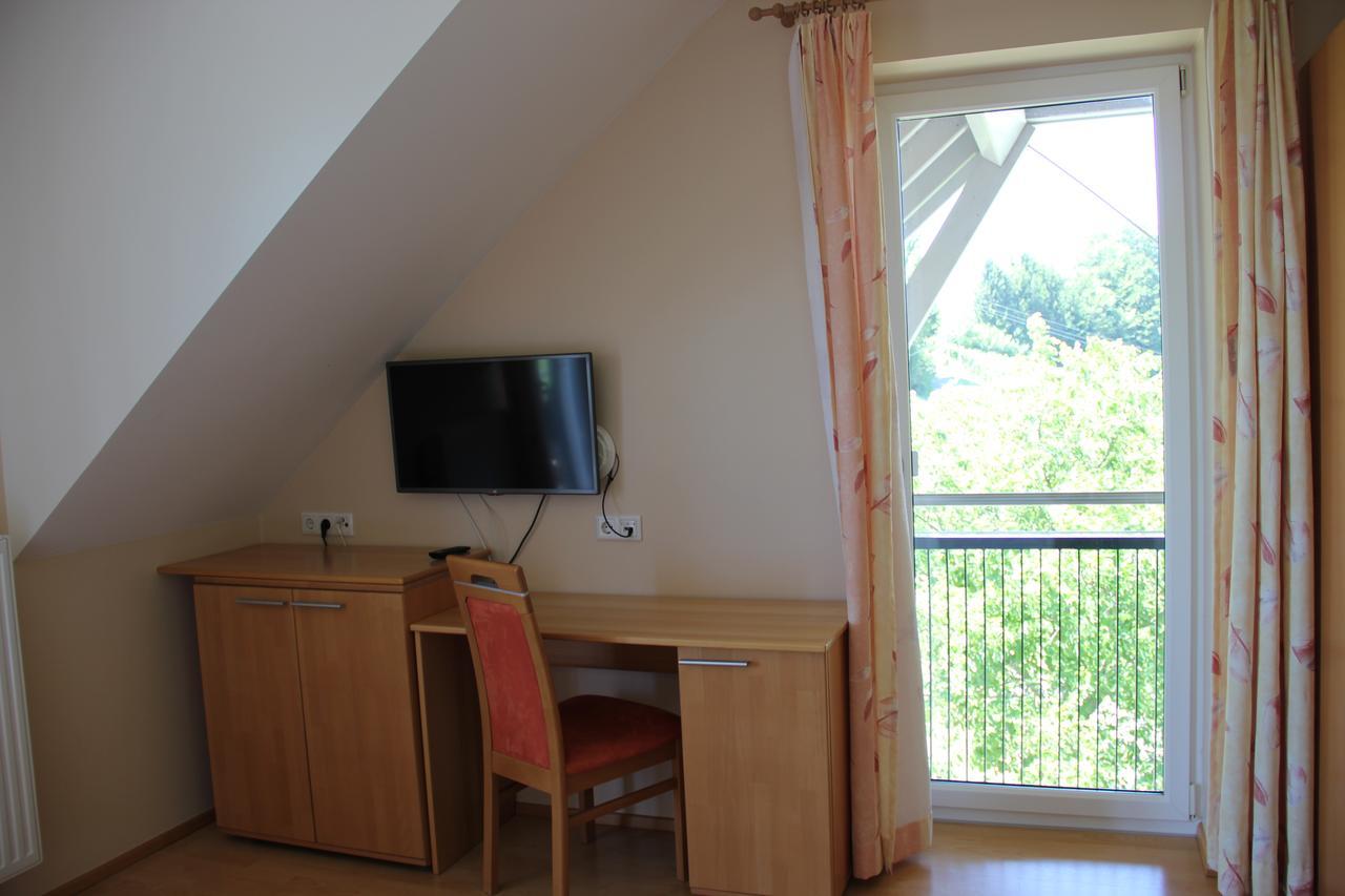Zweytick Gaestezimmer Weingut Ratsch an der Weinstrasse Exterior photo